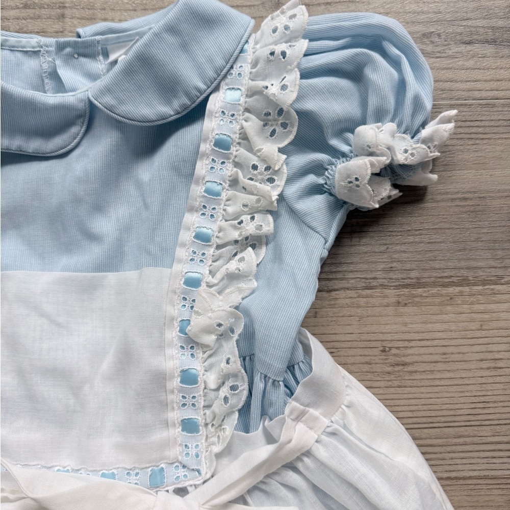Vintage Bryan Blue and White laced Apron Dress Size 5 USA Made Baby Girl - Picture 2 of 6